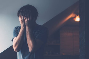 Erkek orta yaş bunalımı sahne konsepti