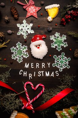 Mutlu noel mesajları düzgünce uzandı