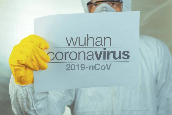 Banner de papel de advertencia Wuhan coronavirus —  Fotos de Stock