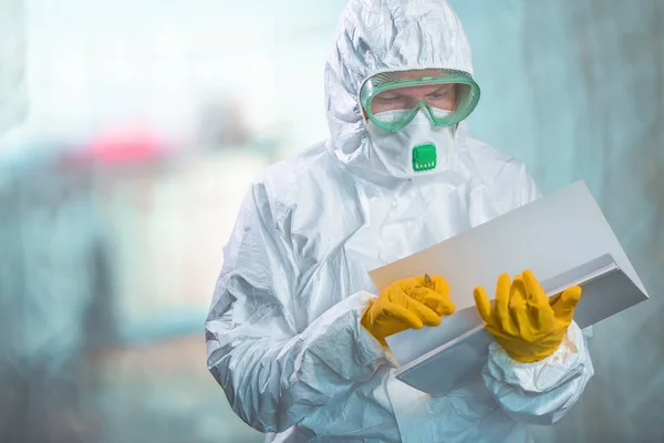 Female Epidemiologist Protective Clothing Reading Research Report Virus Quarantine Medical — Stock Photo, Image