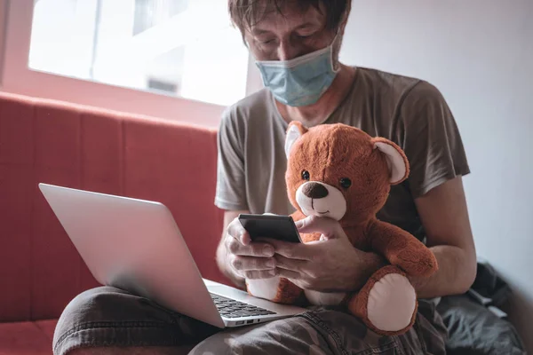 Working Home Telecommuting Covid Coronavirus Outbreak Man Using Laptop Mobile — Stock Photo, Image