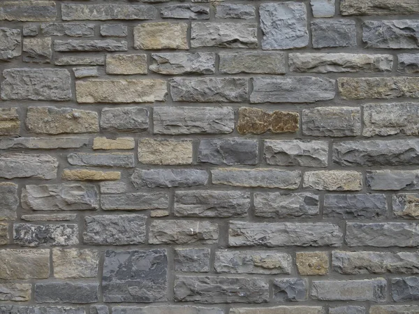 英国萨默塞特街上传统的当地石墙。也许是蓝里拉老了. — 图库照片