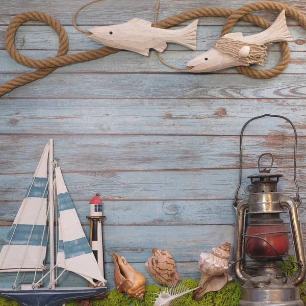 Fond de mer avec yacht et lampe — Photo