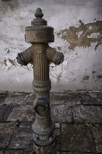 Staré černé a bílé požární hydrant — Stock fotografie