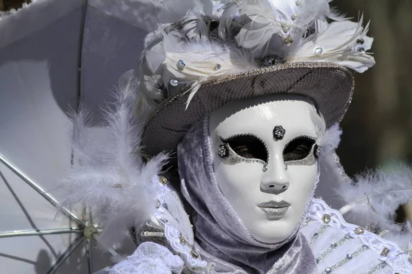 Máscara muito bonita e maquiagem de carnaval em Annecy — Fotografia de Stock