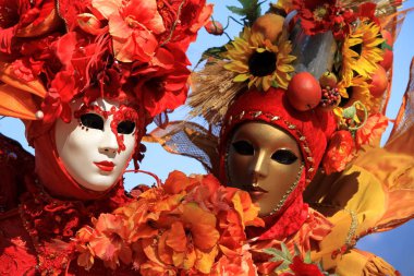 Annecy 'deki çok güzel bir maske ve karnaval makyajı.