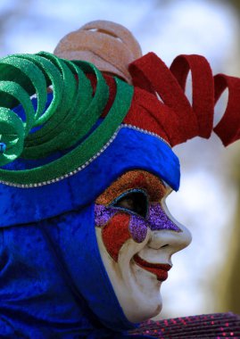 Annecy 'deki çok güzel bir maske ve karnaval makyajı.