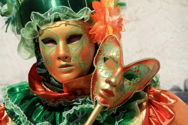 Máscara muito bonita e maquiagem de carnaval em Annecy — Fotografia de Stock