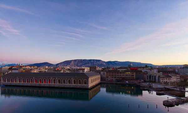 Vista molto bella della costruzione delle forze di presentazione a Ginevra in Svizzera — Foto Stock