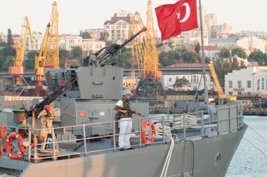 Odessa. Ukrayna. 14 Temmuz 2017. Ukrayna'da askeri tatbikatları Türk askeri gemide. Sea breeze Ukrayna ve Nato 2017 Odessa'da egzersiz. 