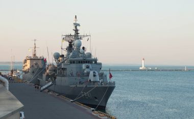 Odessa. Ukrayna. 14 Temmuz 2017. Ukrayna'da askeri tatbikatları Türk askeri gemide. Sea breeze Ukrayna ve Nato 2017 Odessa'da egzersiz. 