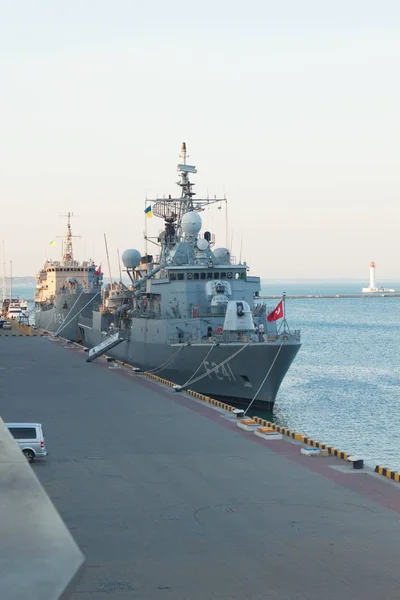 ODESSA. UCRANIA. 14 de julio de 2017. Buque militar turco en ejercicios militares en Ucrania. Brisa marina Ejercicio de Ucrania y OTAN 2017 en Odessa . —  Fotos de Stock