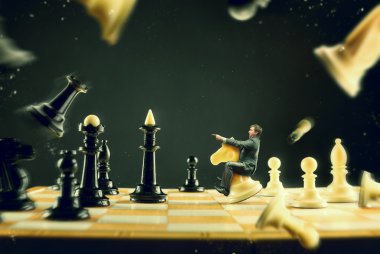 Adam satranç tahtasının