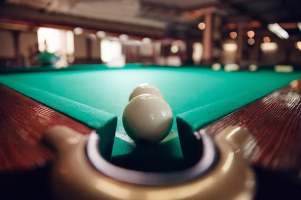 Biljartballen op groene tafel — Stockfoto