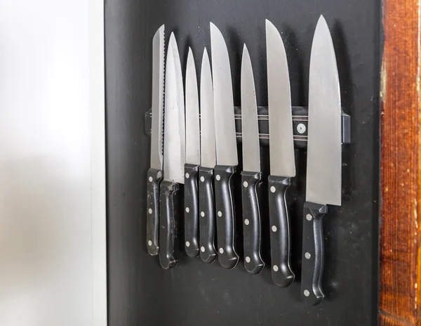 Kit de cuchillos en base magnética —  Fotos de Stock