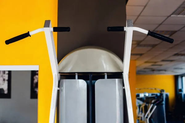 Máquina de ejercicio deportivo moderna — Foto de Stock