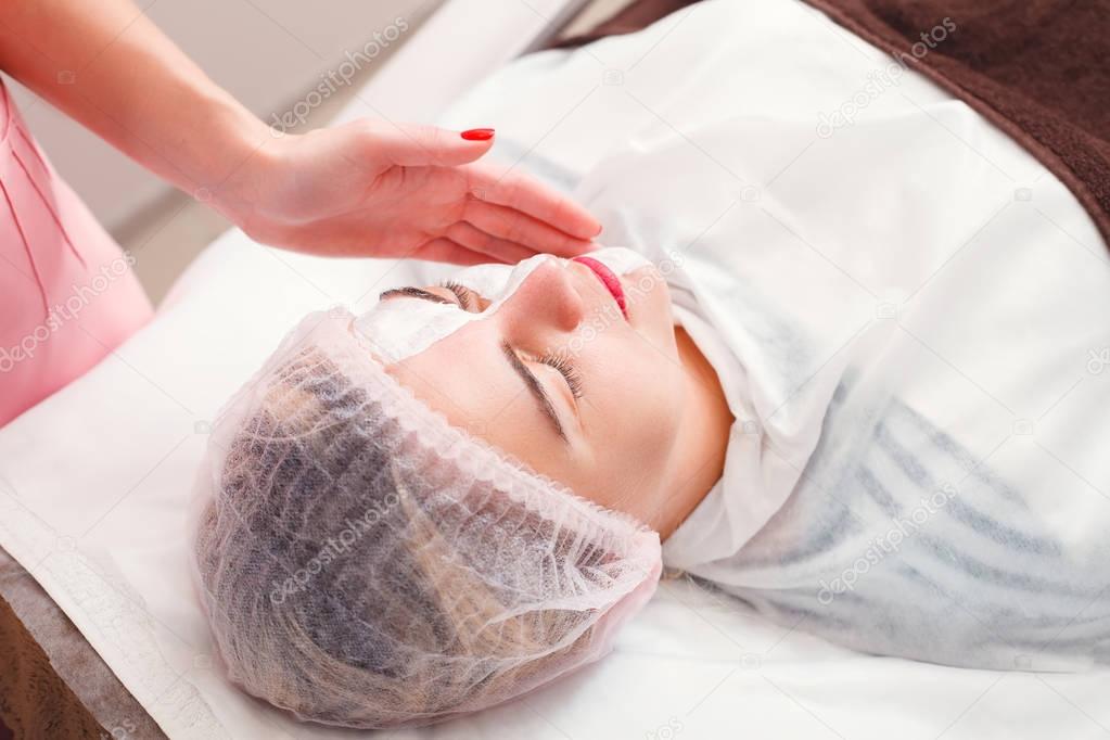 Cosmetic procedure in spa salon