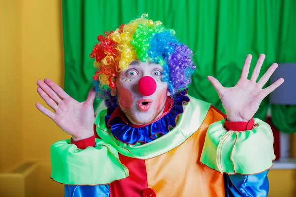 Ritratto di clown sorpreso — Foto Stock