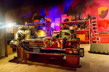 Araçları ile garaj atölye