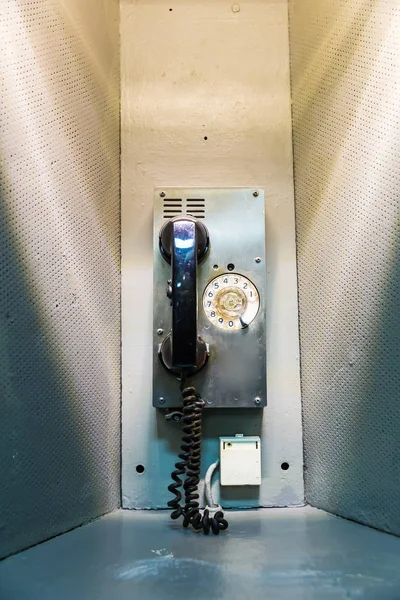 Retro-Telefon auf Flugzeugträger — Stockfoto