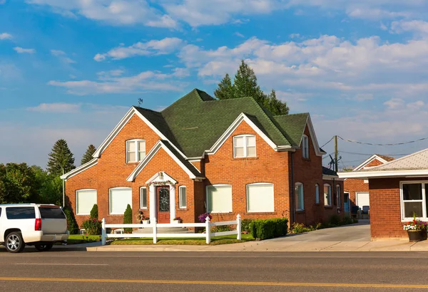 Beautiful cozy house — Stock Photo, Image