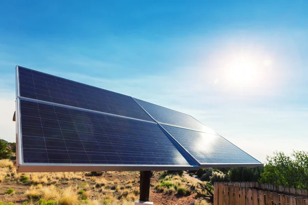 Solar panels against blue sky — Stock Photo, Image