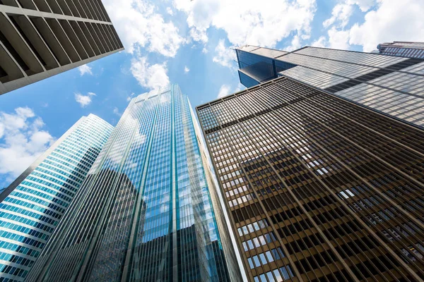 Skyscrapers against blue sky — Stock Photo, Image