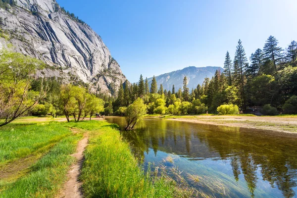 Parque Nacional de Yosemite nos EUA — Fotografia de Stock