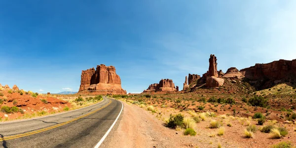 Picturesque landscape of sandstone red rocks — Stock Photo, Image