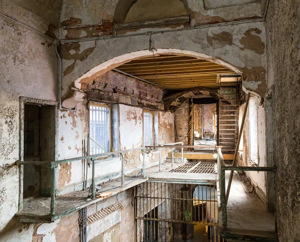 Velho interior da prisão — Fotografia de Stock