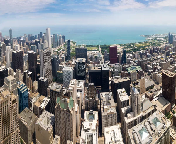 Wolkenkrabbers in Chicago downtown — Stockfoto