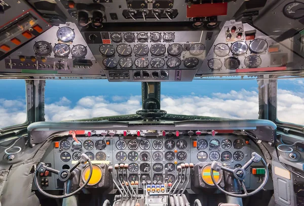 Cabina del piloto del avión —  Fotos de Stock