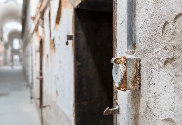 古い刑務所のインテリア — ストック写真