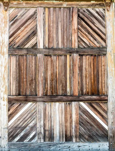 Oude schuur houten poort — Stockfoto