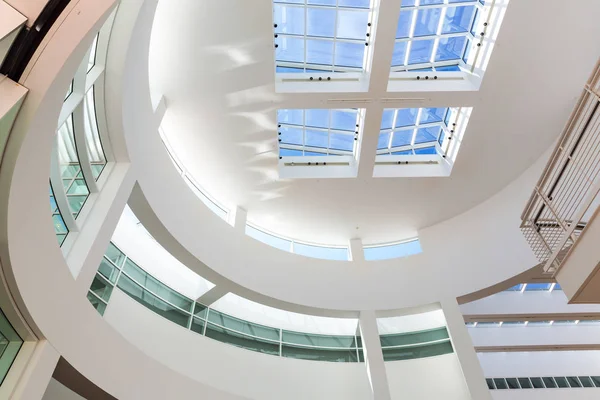 Intérieur de bâtiment de haute technologie — Photo