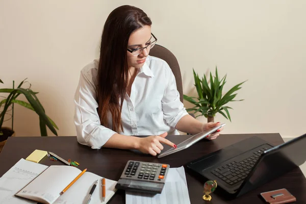 Joven contadora — Foto de Stock