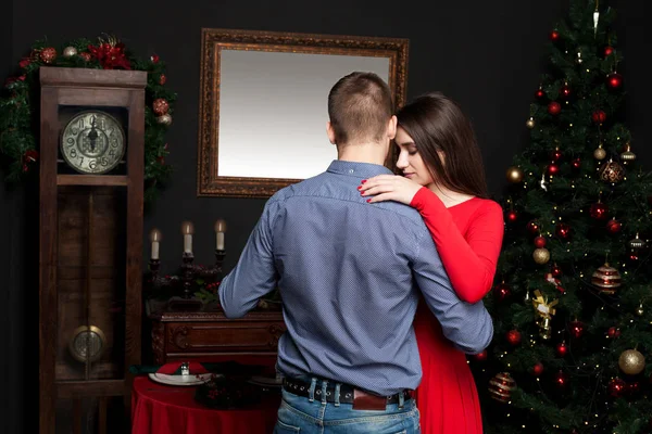 Young loving couple in restaurant — Stock Photo, Image