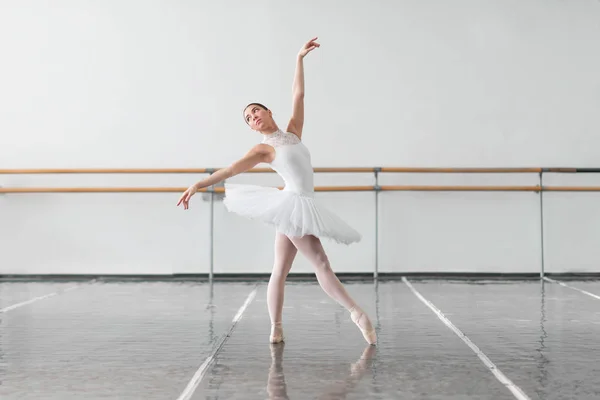 Graceful and beautiful ballerina — Stock Photo, Image