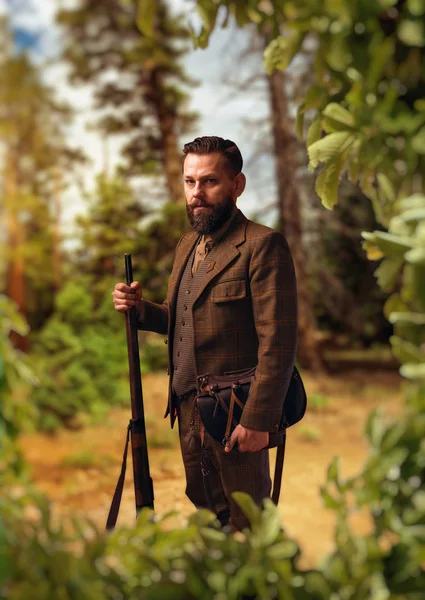 Hunter man in vintage clothing — Stock Photo, Image