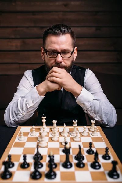 Nachdenklicher Schachspieler — Stockfoto