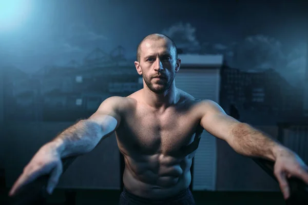 Handsome strong athlete — Stock Photo, Image