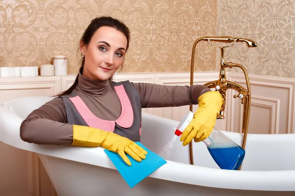 Donna in uniforme servizio di pulizia — Foto Stock