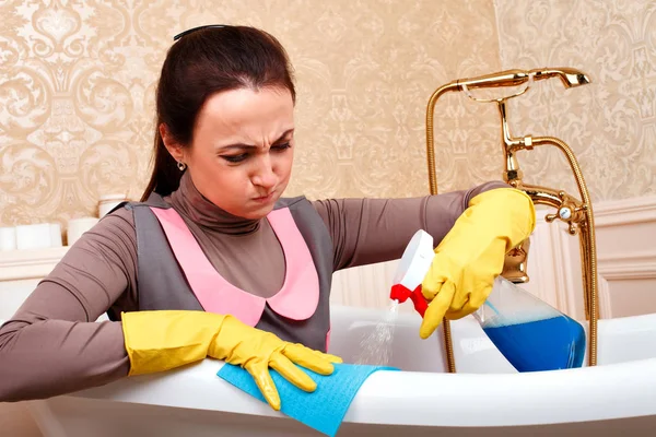 Mujer en uniforme de servicio de limpieza —  Fotos de Stock