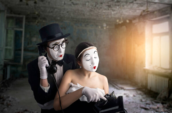 Театральные пантомимы
 