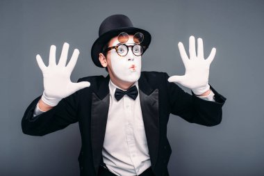 Pandomim tiyatro oyuncusu 