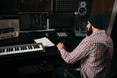 Müzik Studio Ses yapımcısı