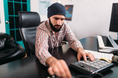 Müzik Studio Ses yapımcısı