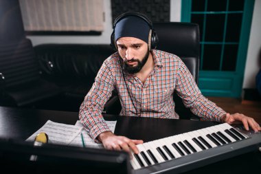 Müzik Studio Ses yapımcısı