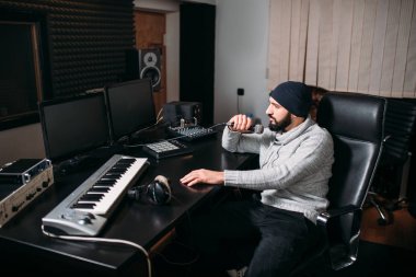 Müzik Studio Ses yapımcısı