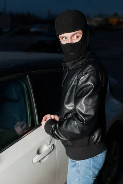 Araba hırsızı Anahtarcı araç — Stok fotoğraf